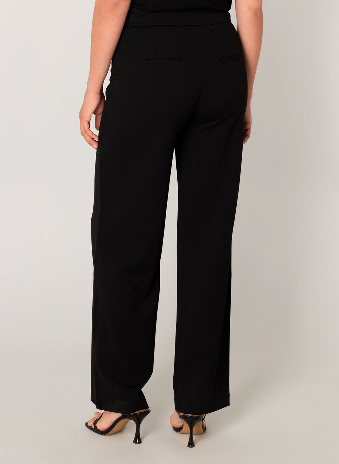 Yarah Wide-leg Women's Trousers | Base Level