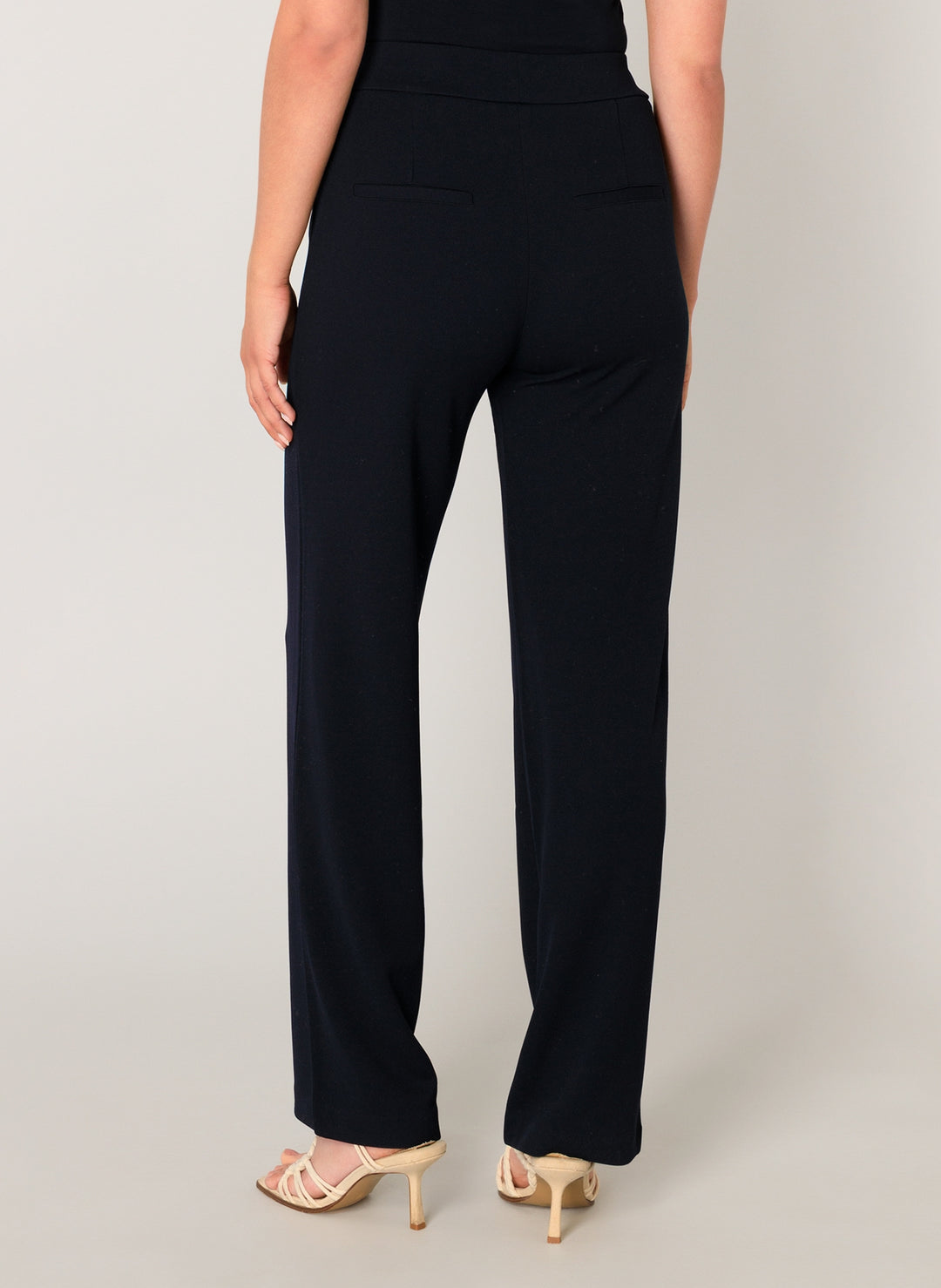 Yarah Wide-leg Women's Trousers | Base Level