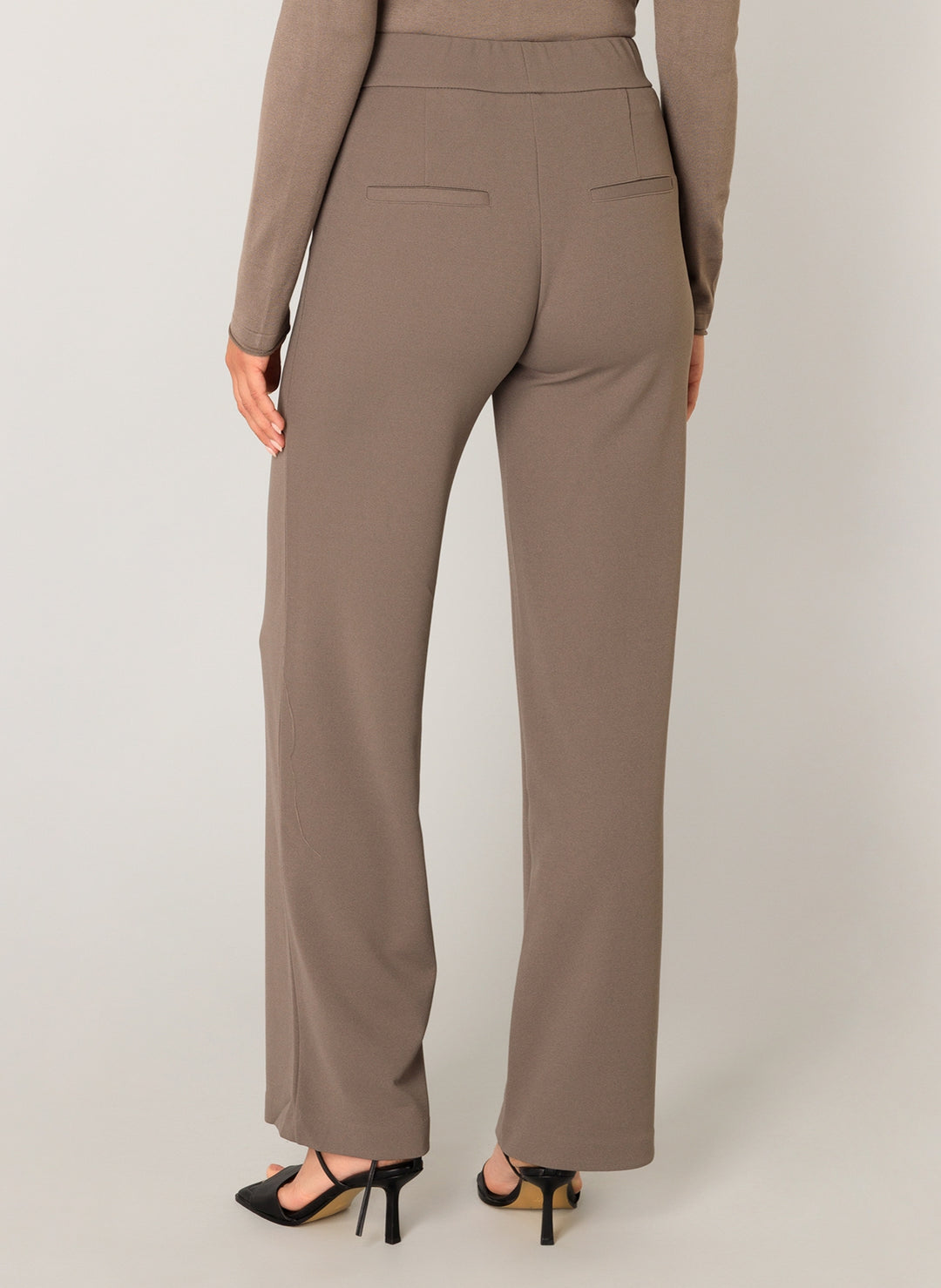 Yarah Wide-leg Women's Trousers | Base Level