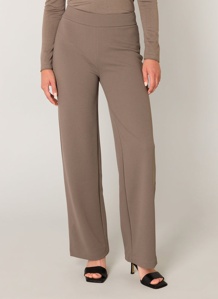 Yarah Wide-leg Women's Trousers | Base Level