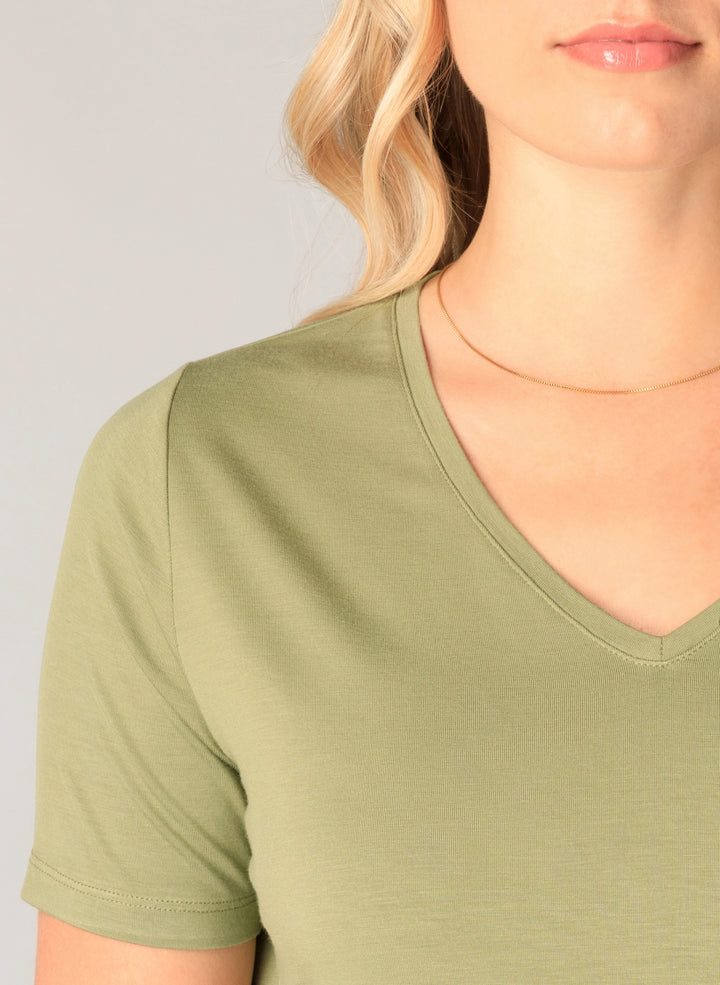 Yanic V-neckline Women's T-Shirt | Base Level