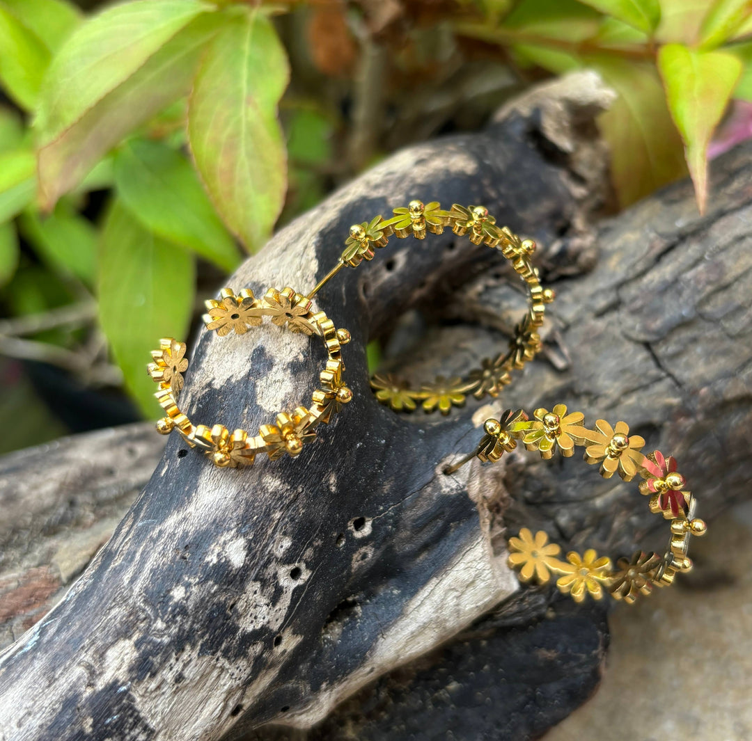 Adjustable Daisy Ring – 18ct Gold Plated
