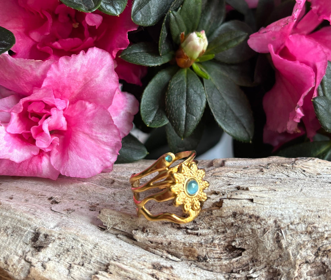 Blue Glass Flower Adjustable Ring – 18ct Gold Plated