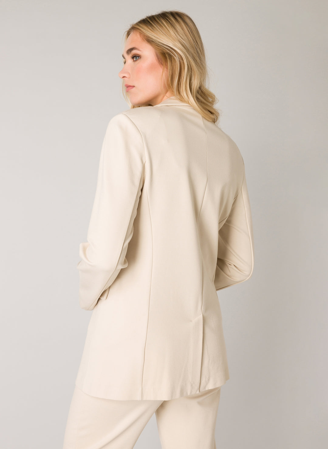 Yace Women's Blazer | Base Level