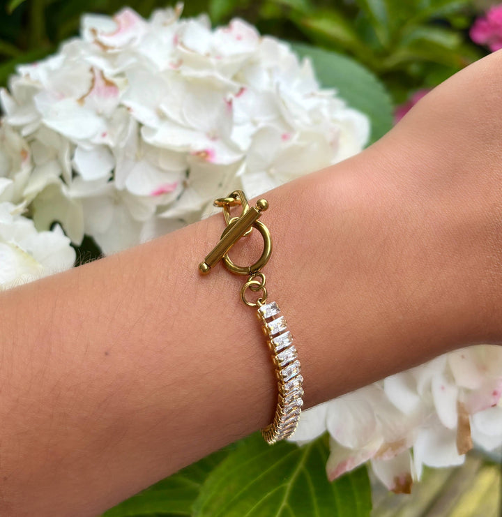 Cubic Zirconia T-Bar Bracelet – 18ct Gold Plated Stainless Steel