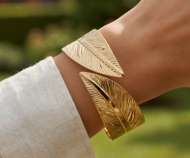Leaf Design Cuff Bangle