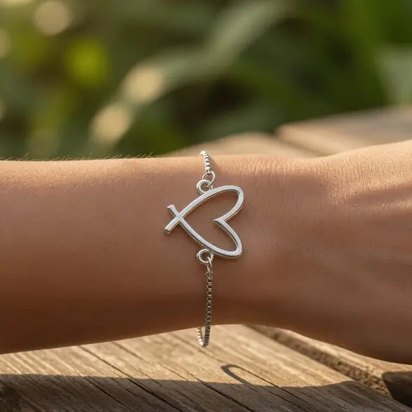Adjustable Silver Heart Bracelet- Silver