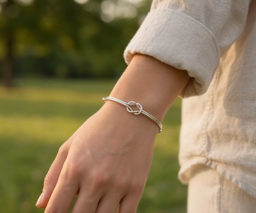 Reef Knot Bangle
