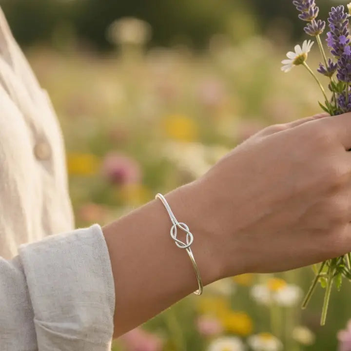 Reef Knot Bangle