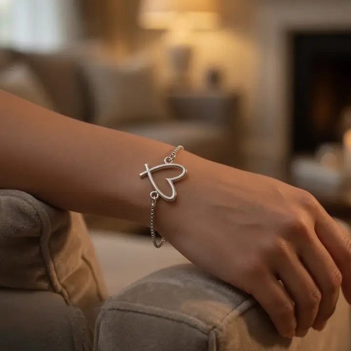 Adjustable Silver Heart Bracelet- Silver